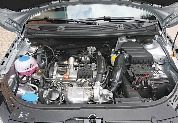 Στην πράξη, η εκδοχή των 86 ίππων του 1,2 TSI δε δείχνει να υστερεί σημαντικά της έκδοσης με τους 105 ίππους.